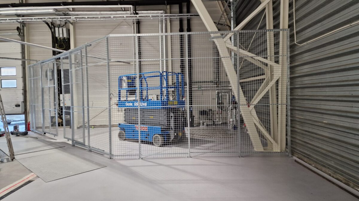 Jordal Ungdomshall – Beskyttelsesbur For Ismaskin (2023) — Jordal beskyttelsesbur 2023